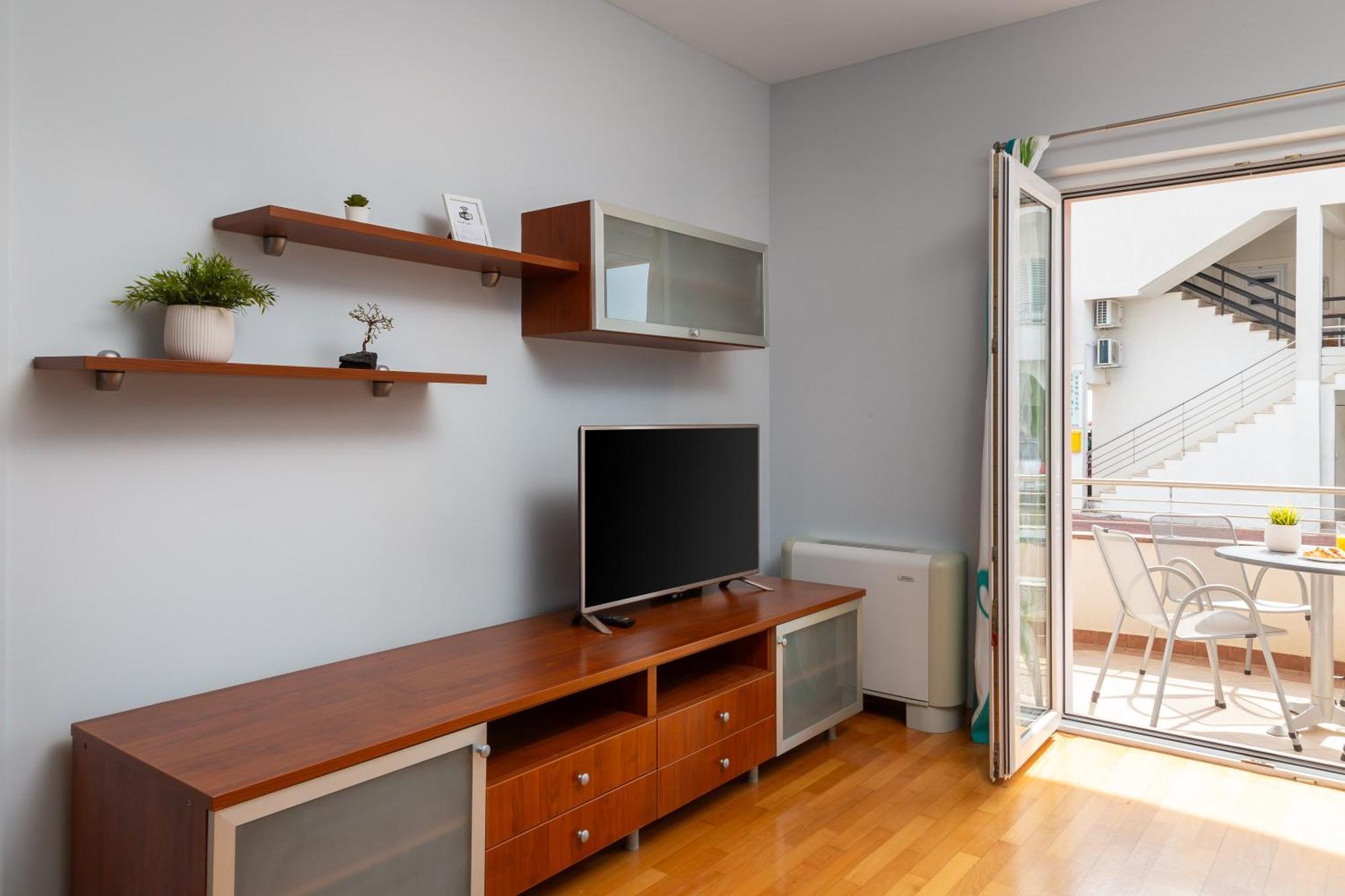 Brkic Apartments With Private Parking Makarska Rom bilde